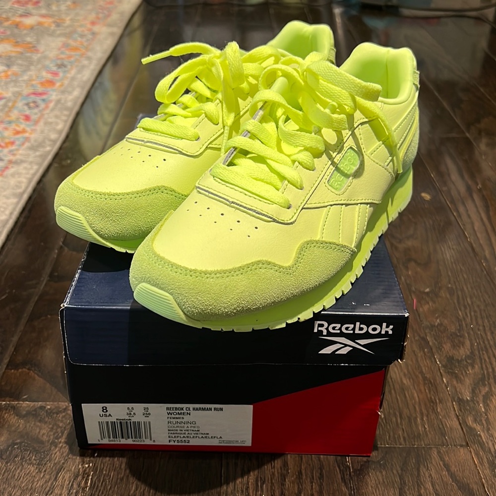 Reebok Classics (Harman Run) - sz 8 - neon green